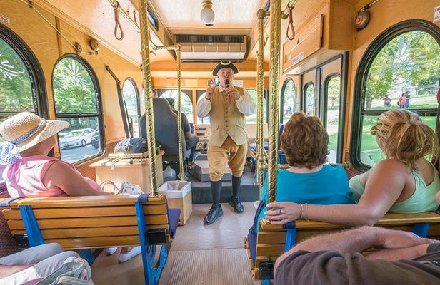 90-Min Narrated Trolley Tour of Lexington and Concord