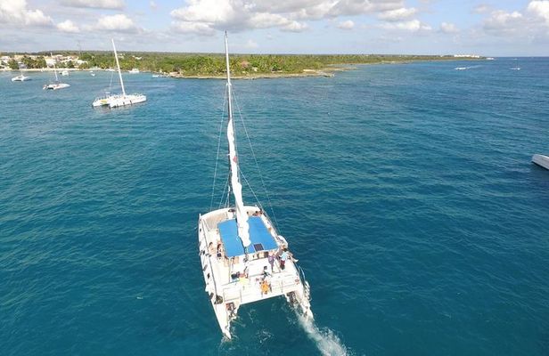 Saona Island Day Trip From Punta Cana with Lunch and Open Bar