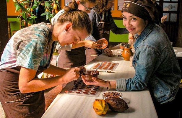 Bean-to-Bar Chocolate Workshop in ChocoMuseo Antigua