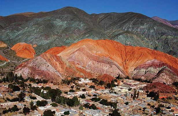  Quebrada de Humahuaca with Hornocal