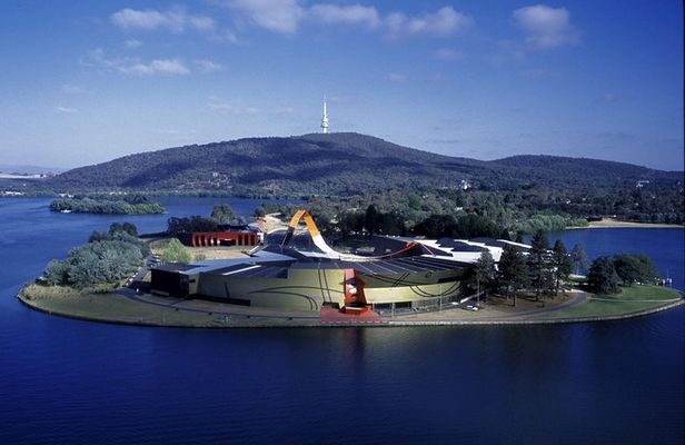 Canberra Day Trip from Sydney
