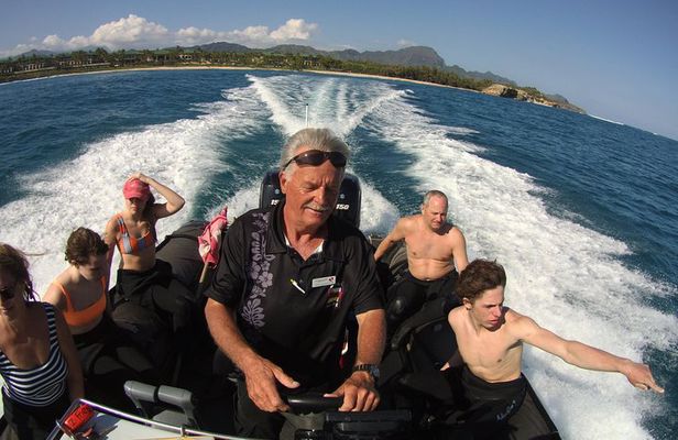 Kauai's Ultimate Boat 2 Tank Adventure Dive Certified Divers Only