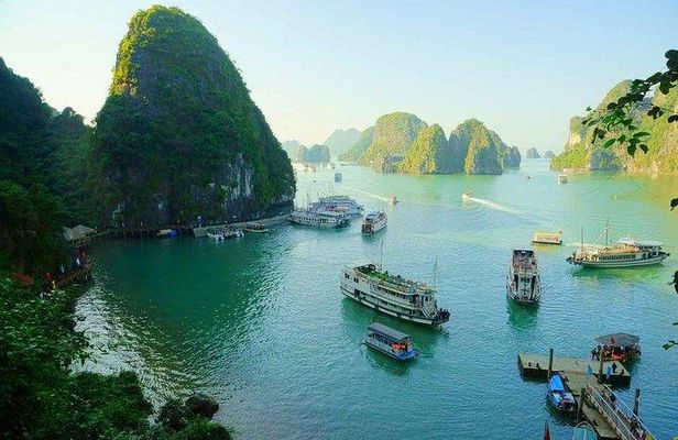 Halong day tour 4 hours Cruise from Hanoi city