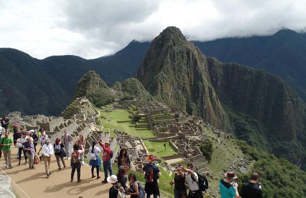 Machupicchu Tour by train I Full-Day Trip