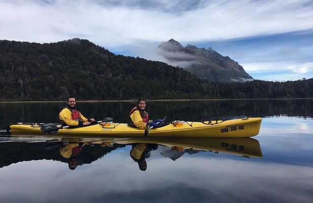 Half a day of kayaking on Lake Moreno in private service