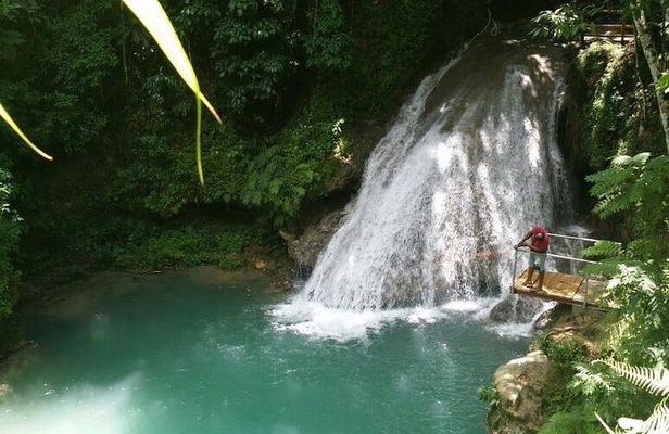 Blue Hole Waterfalls Tour from Ocho Rios