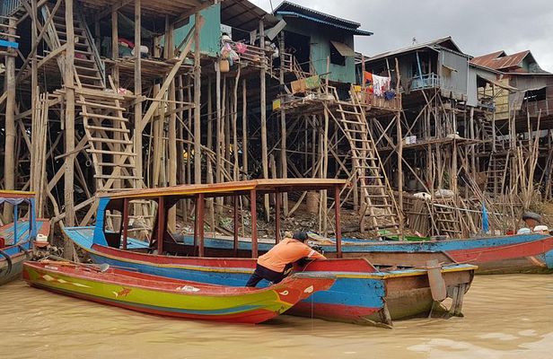 1Day Private Tour: Kampong Kleng floating village and Beng Mealea temple.