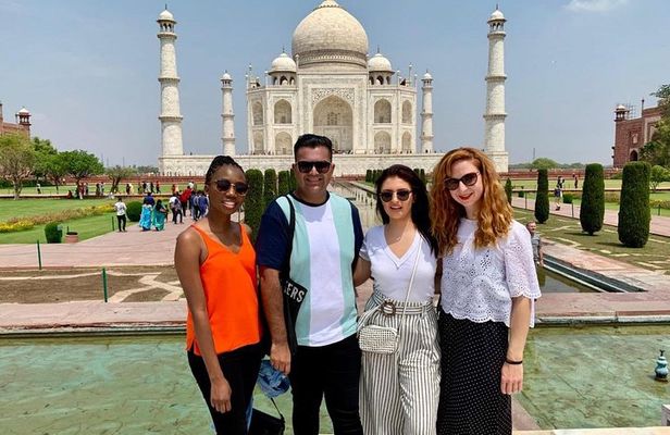 Taj Mahal Trip with Overnight Stay