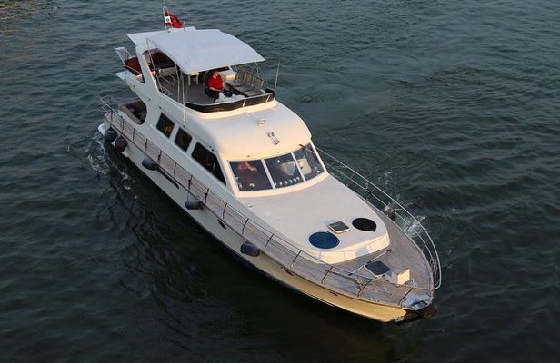 Private Cruise trough Bosphorus Istanbul