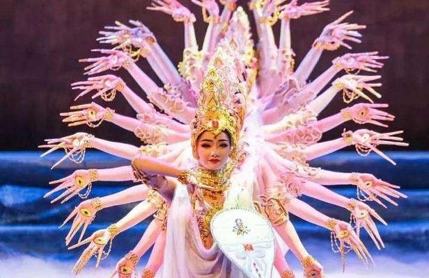 3-Day Dunhuang VIP Silk Road Tour: Mogao Grottoes and Han Great Wall