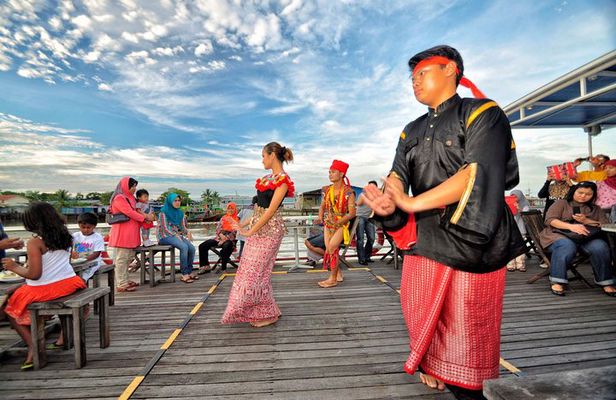 Kuching Cultural & Heritage Tour with Sarawak Sunset River Cruise