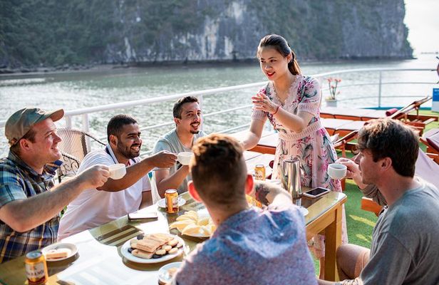 Cat Ba Luxury Day trip (included: transfer around ways + ticket + kayaking)