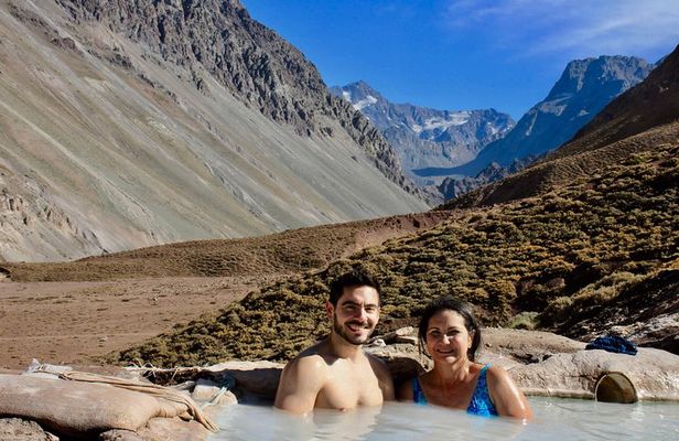 Cajón del Maipo (Termas de Colina) full day