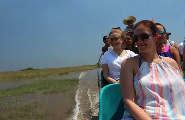 Private Everglades Airboat Tour with Pick up and Everglades Guide