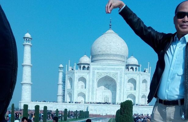 Full day Agra city tour by car