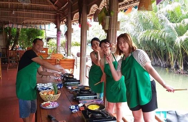 Hoi An Cooking Class And River Cruise