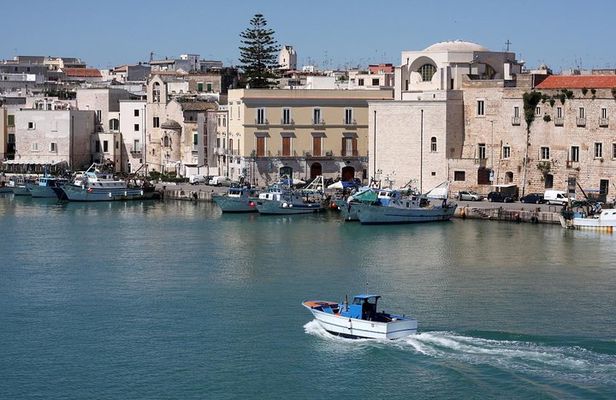 Private walking tour in Trani
