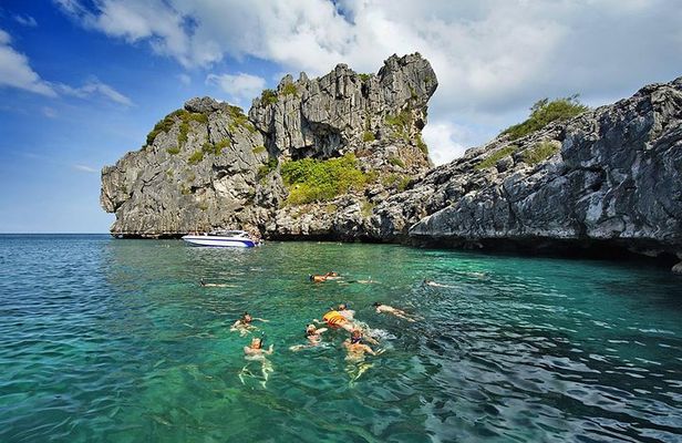 Ko Samui Angthong Marine Park Full Day Tour : Snorkeling & Sea Kayaking