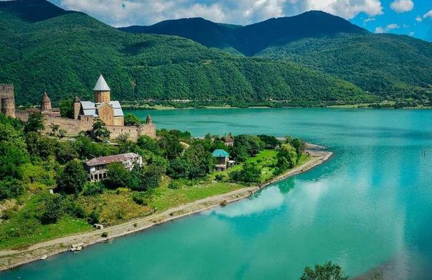 Kazbegi-Ananuri-Gergeti Private Tour