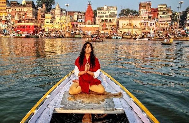 3 Days Exclusive Varanasi, Sarnath and Bhadohi Craft Tour