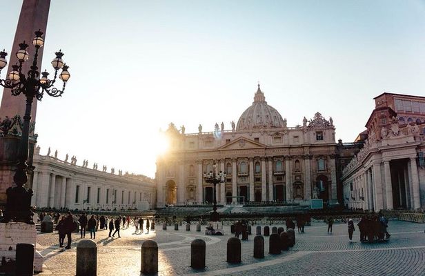 Vatican Museum, Sistine Chapel Tour w/ Ticket | Max 8 People