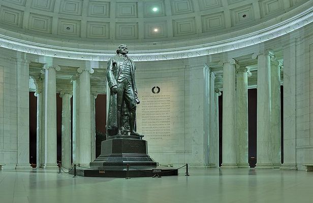 Private DC Monuments by Moonlight (Up to 12 Guests)