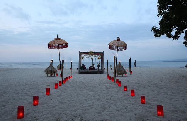 Love and Legends: The Ultimate Romantic Dinner on the beach 