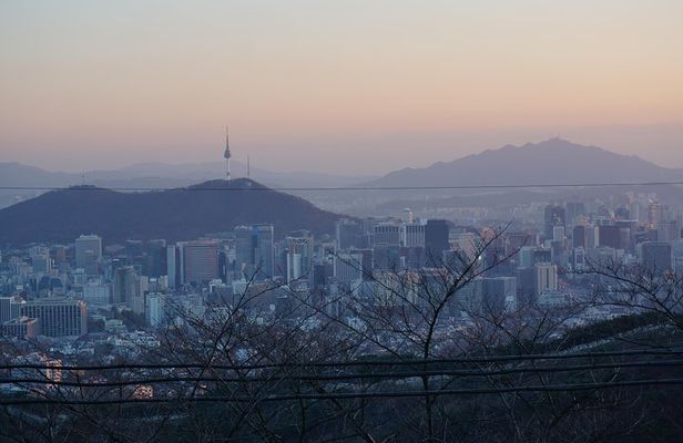 PRIVATE SEOUL NIGHT TOUR: Dinner, Naksan Park, N-tower, Market...