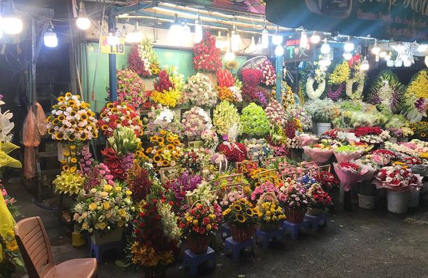Saigon After Dark & Food Tour By Scooter