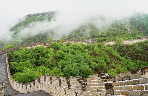 Zhengzhou Private Day Trip to Mutianyu Great Wall by Bullet Train