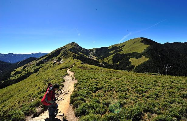 Private 2-Day Qingjing and Hehuan Mountain Tour from Taipei