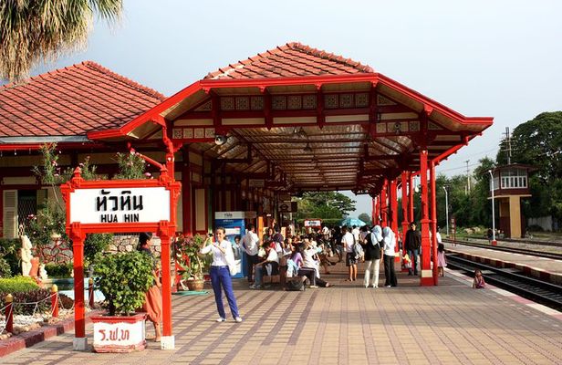 Hua Hin Night Tour with Shared Hotel Transfer