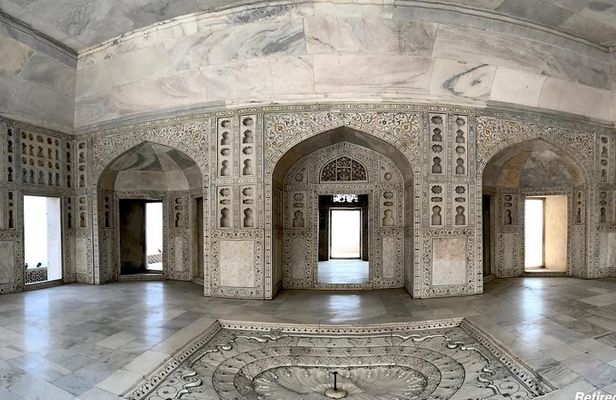 From Delhi: 2 Day Agra Tour with Private Tour Guide by Car