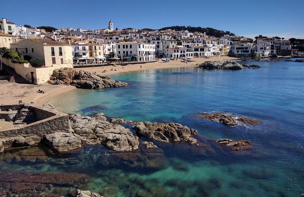 Costa Brava and Medieval Villages Small Group from Girona