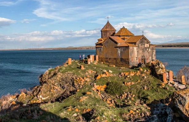 Private tour to Khor Virap, Areni winery, Noravank, Selim pass, Hayravank