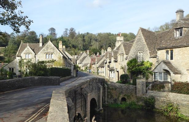 Lacock and Castle Combe - Afternoon Private Tour