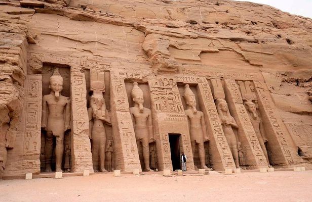 Abu Simbel by Car