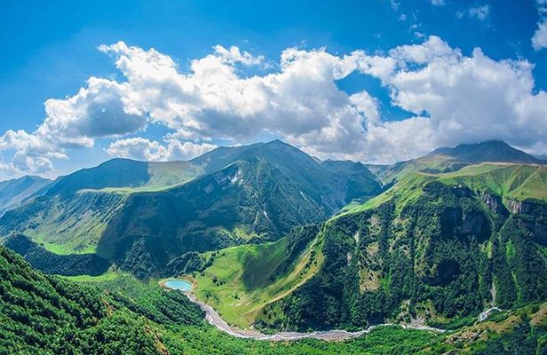 4 Group Tours Including Airport Transfers