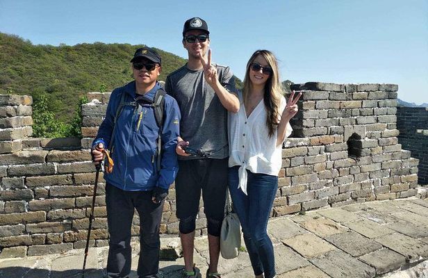 Hiking Tour Jiankou to Mutainyu with English Driver Service