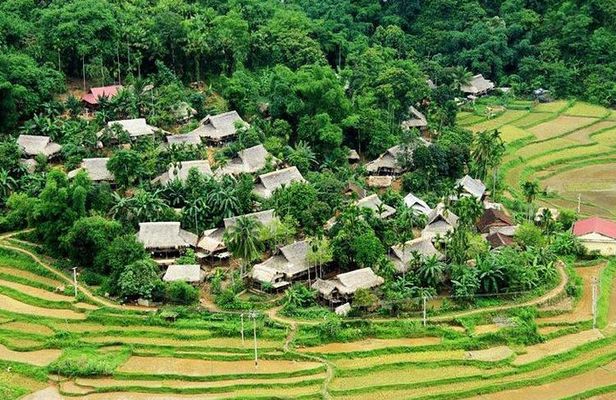 Mai Chau Private Day Tour: Hiking & Biking in Pristine Landscapes