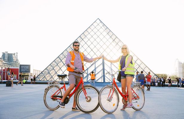 Paris by Night City of Lights Sightseeing Guided Bike Tour