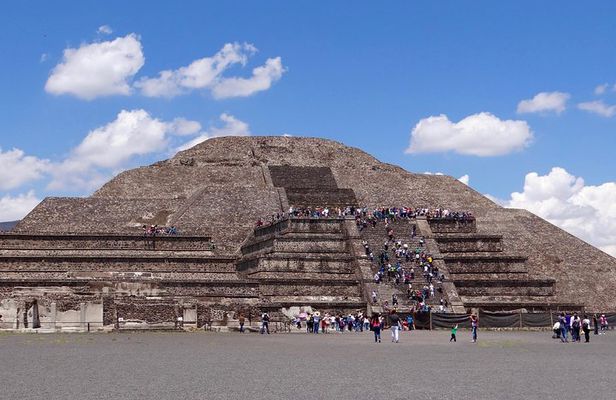 4-Day Teotihuacan, Guadalupe Shrine, Xochimilco,Taxco and Puebla Guided Tour