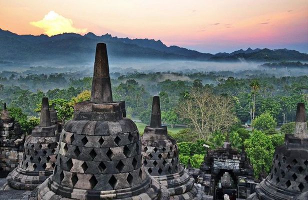 Barede Sunrise- Walking to Borobudur temple-Prambanan temple