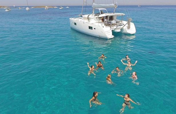 Luxury Athens Catamaran Cruise with Greek Meal & Drinks