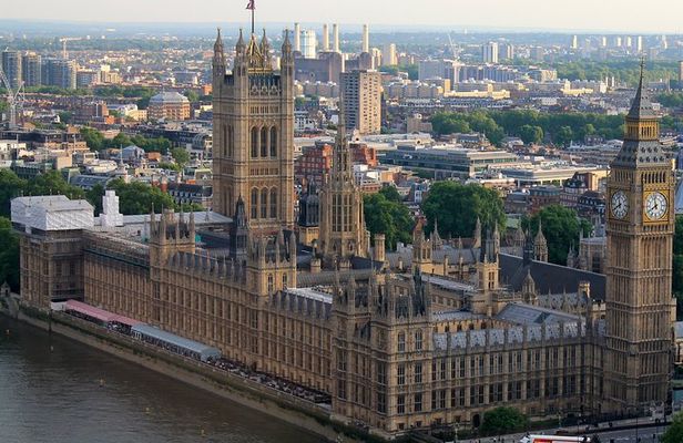 Private Walking Tour of London with licensed guide with central Hotel Pick Up