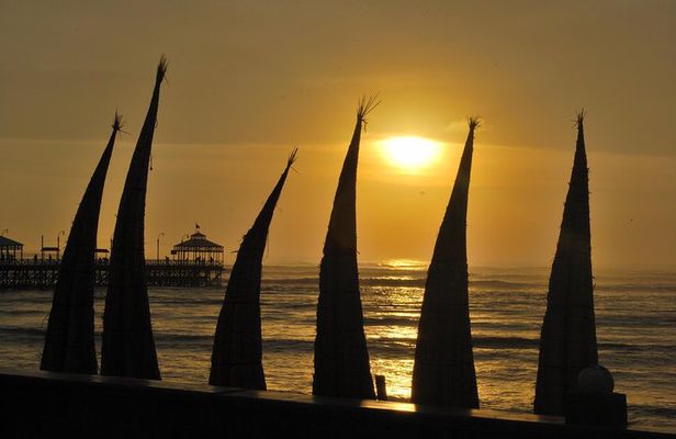 Private Tour Trujillo: Downtown, Sun & Moon Temple, Chan Chan and Huanchaco