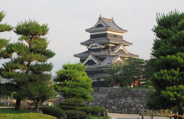 2-Day Snow Monkey Tour: Nagano to Takayama via Matsumoto