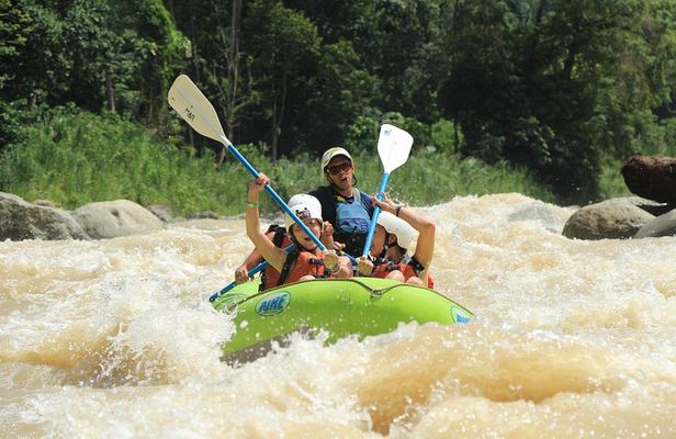 Whitewater Rafting Río Naranjo Class III+