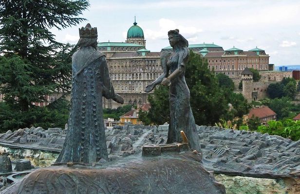 Full day private city tour in Budapest - 8 hours