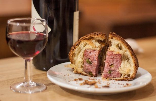 Lyon Old Town Food Tour with 6 French Delicacies & Fine Wine